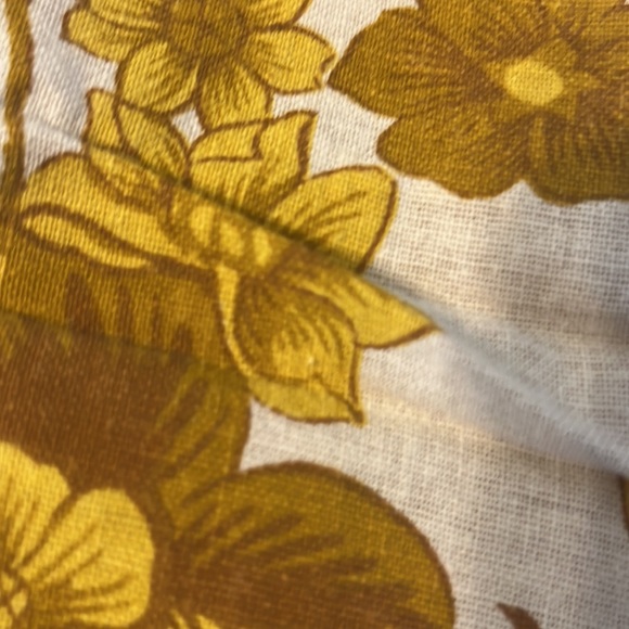 Vintage Table Napkins- Cream with Yellow and Gold Floral Print - Set of 6 - Picture 3 of 6